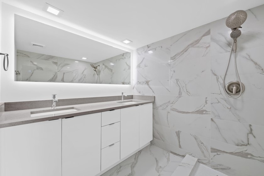 Beautifully renovated corner-unit townhome featuring 2 bedrooms - photo 13