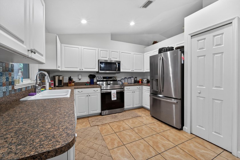 This charming property is located in the heart of Fort Pierce! - photo 15