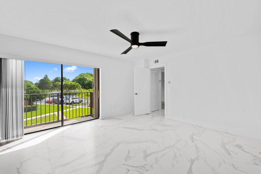 Beautifully renovated corner-unit townhome featuring 2 bedrooms - photo 19