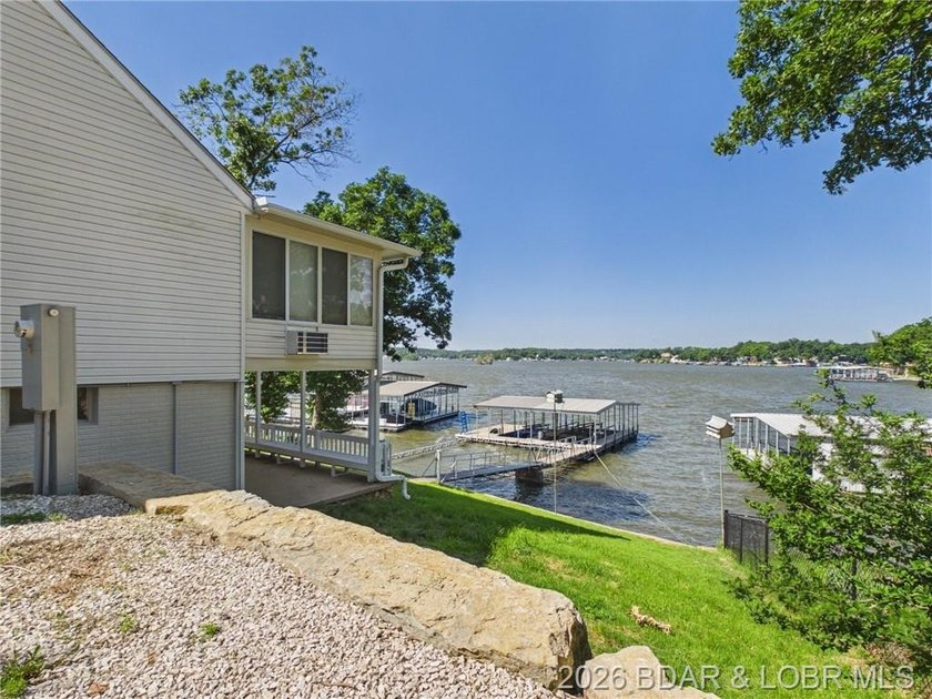 ***MOTIVATED SELLERS*** Lake living is easy in this beautiful - photo 10