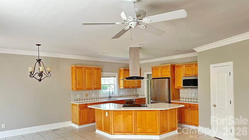Hard to find and highly sought after - this all-brick, 2-story - photo 10