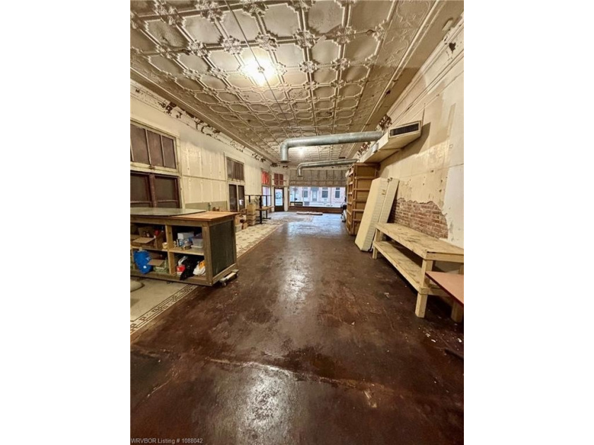 Great historic property in the entertainment district of - photo 6