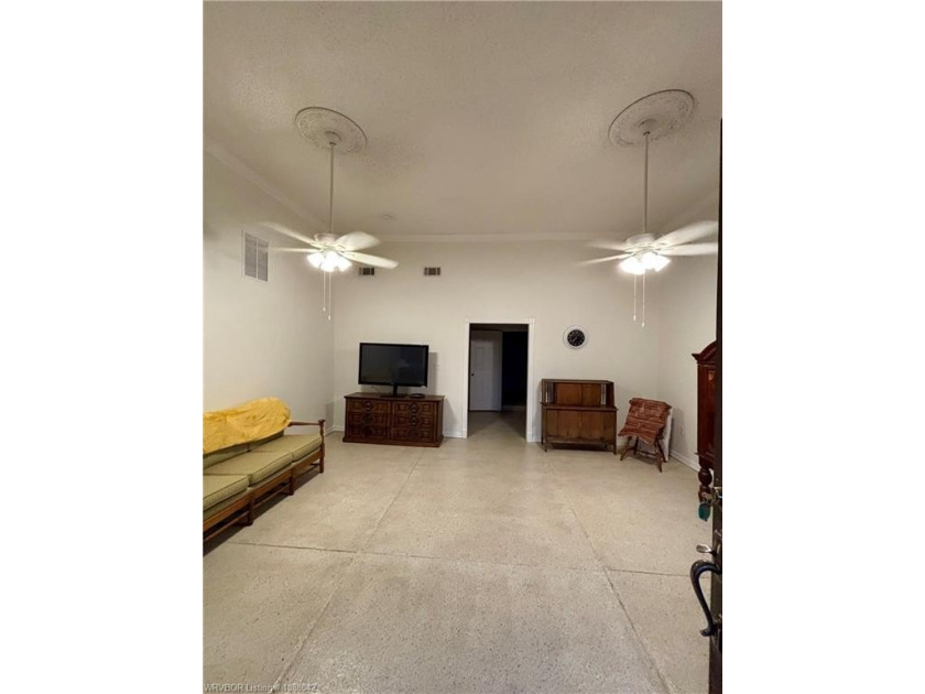 Great historic property in the entertainment district of - photo 10