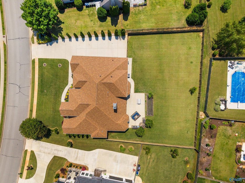 Luxury living w/ stunning water views from your front porch! - photo 41