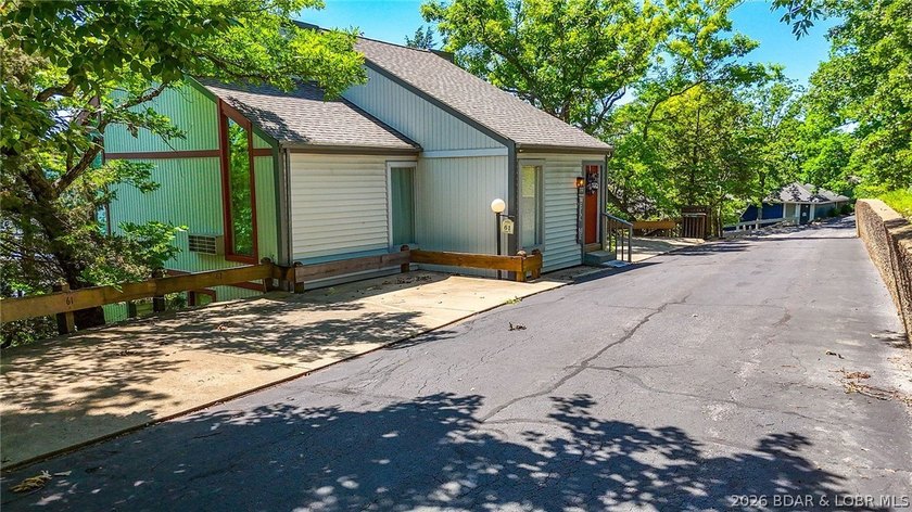 Amazing lakefront with wide open, main channel views in - photo 3
