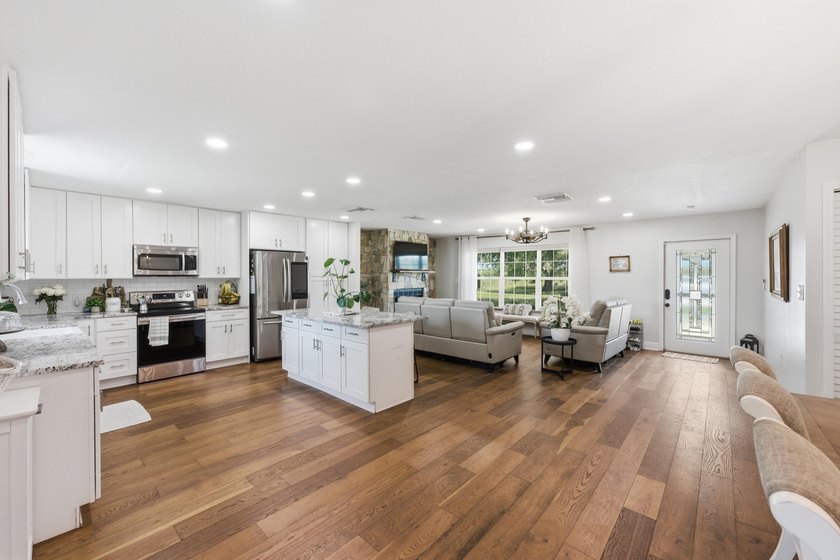 Welcome to this beautifully renovated 3-bedroom, 2-bath home in - photo 17