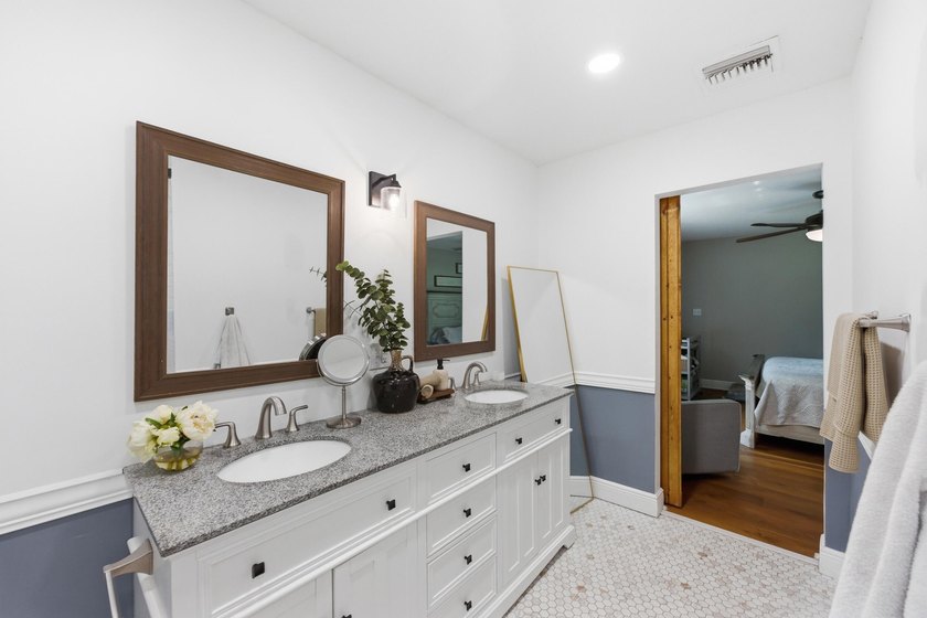 Welcome to this beautifully renovated 3-bedroom, 2-bath home in - photo 22