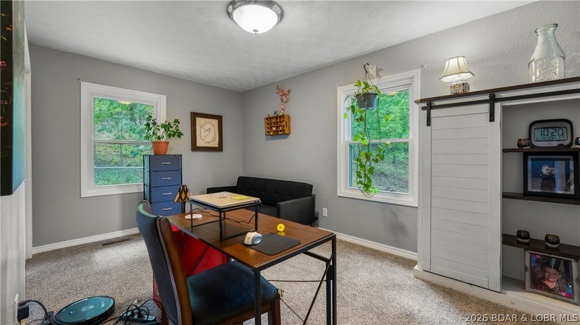 Great Horseshoe Bend location, nearly an acre of wooded ground - photo 9
