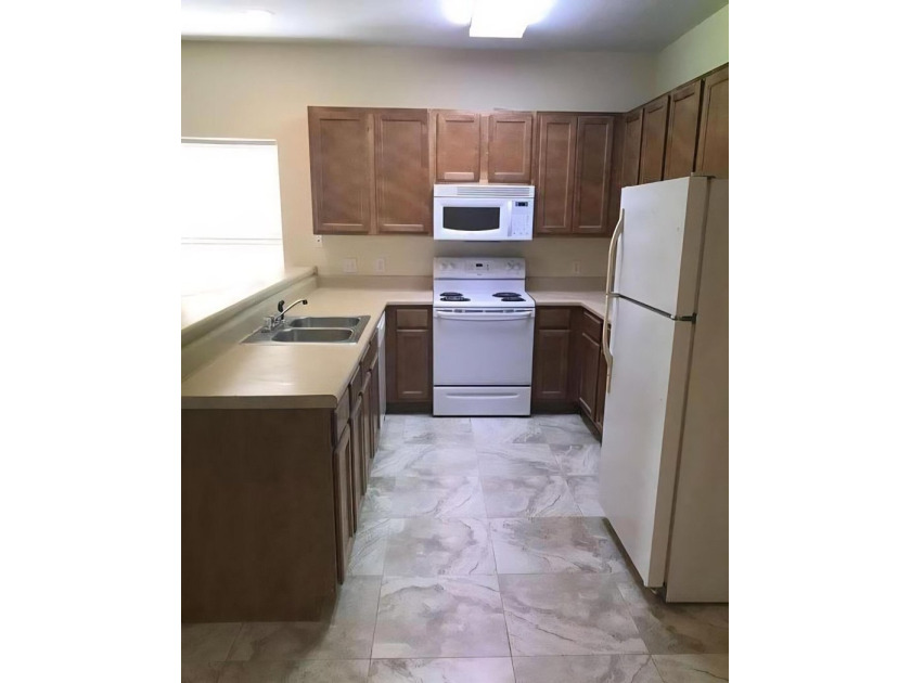 This multi-unit building Great Rental Income with 4 individual - photo 8