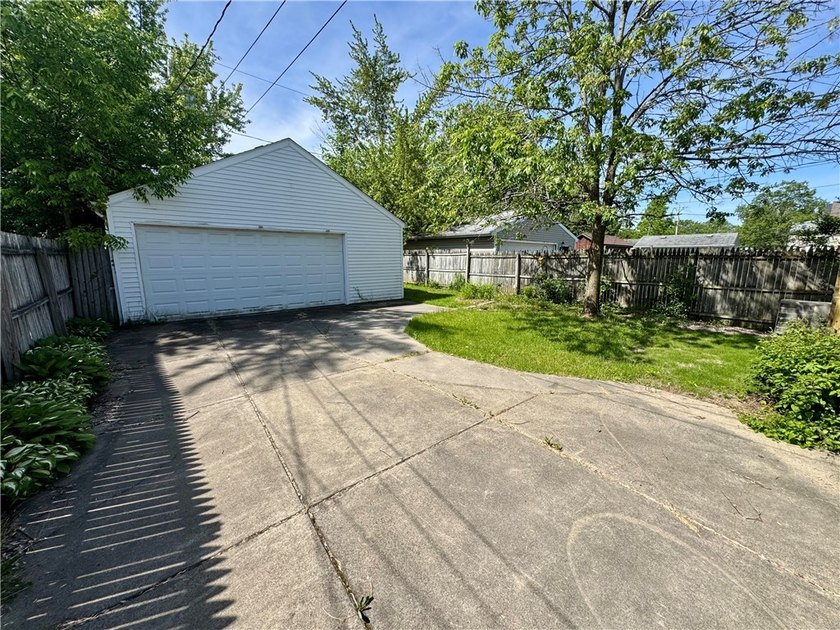 Welcome to 347 Stillwell Avenue, a charming Village of Kenmore - photo 5