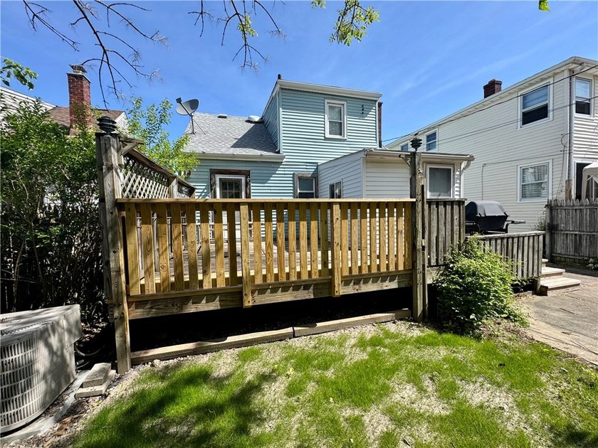 Welcome to 347 Stillwell Avenue, a charming Village of Kenmore - photo 7