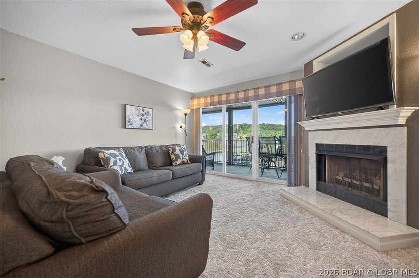You're in luck just listed 3 bedroom 2 bath walk-in end unit is - photo 2