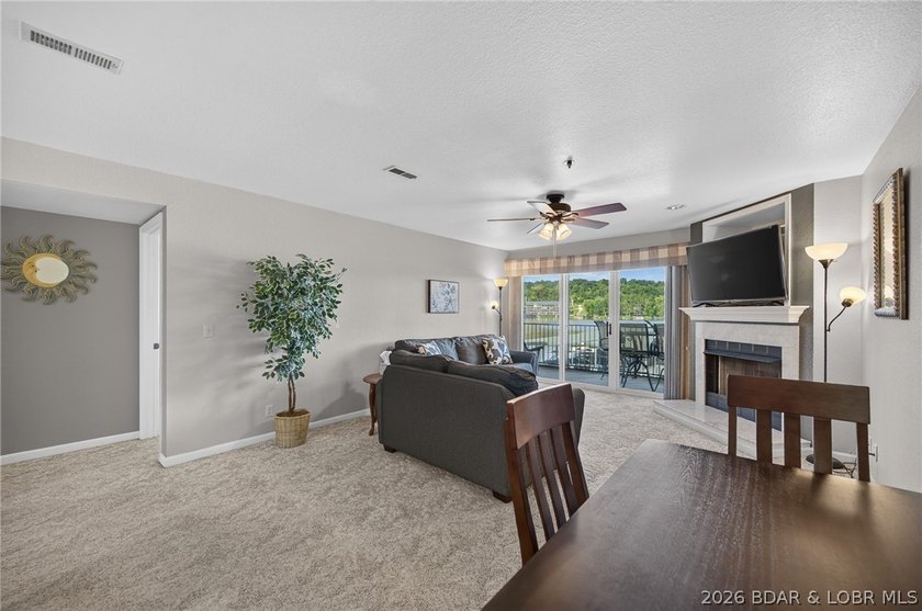 You're in luck just listed 3 bedroom 2 bath walk-in end unit is - photo 3