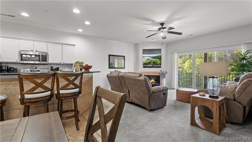 Welcome to lake life made easy at Cedar Heights in Camdenton! - photo 2