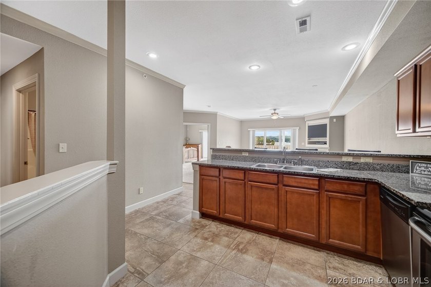 Lake front life never looked so good! Check out this 3 bedroom 2 - photo 7