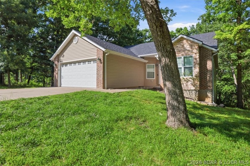 Experience the perfect combination of comfort and space in this - photo 3