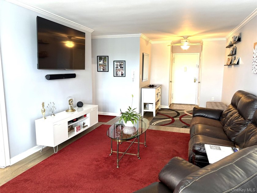 Updated sunny and spacious 2 Bedroom 2 Bath unit in one of the - photo 4