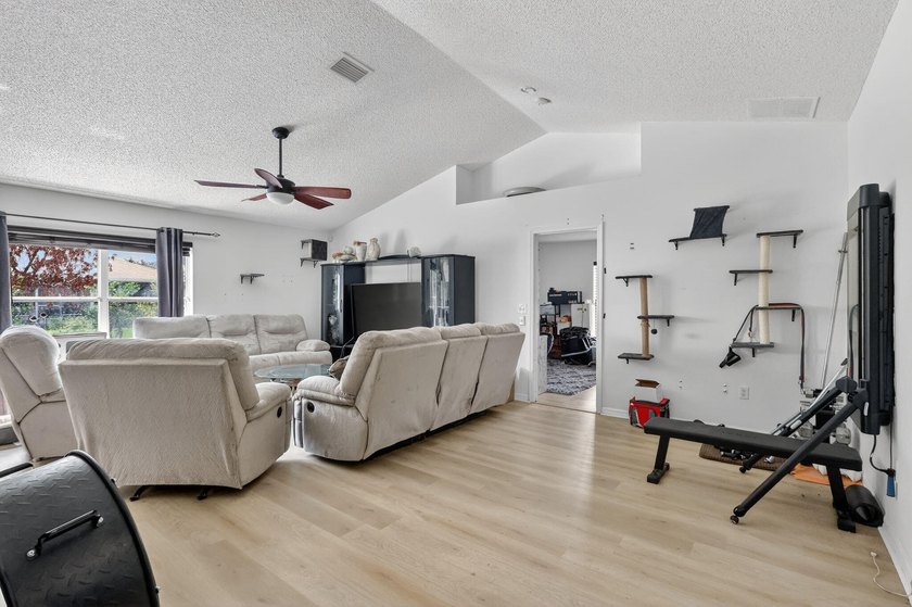 THE PORT ST. LUCIE COMPOUND: DUAL PRIVACY SUITES | 6-CAR - photo 14