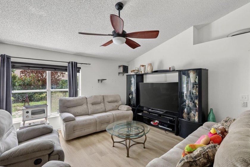 THE PORT ST. LUCIE COMPOUND: DUAL PRIVACY SUITES | 6-CAR - photo 18
