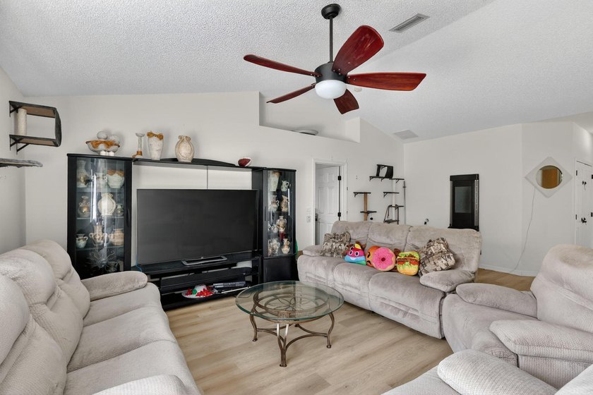 THE PORT ST. LUCIE COMPOUND: DUAL PRIVACY SUITES | 6-CAR - photo 20
