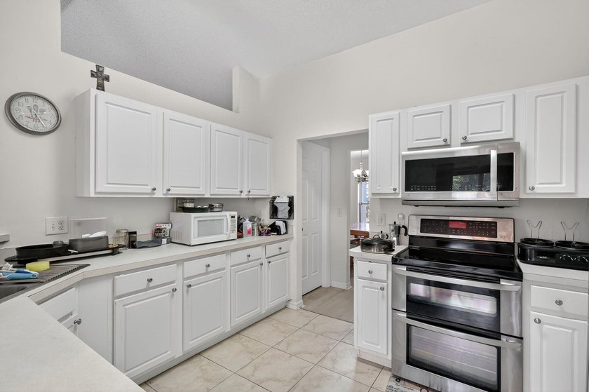 THE PORT ST. LUCIE COMPOUND: DUAL PRIVACY SUITES | 6-CAR - photo 25