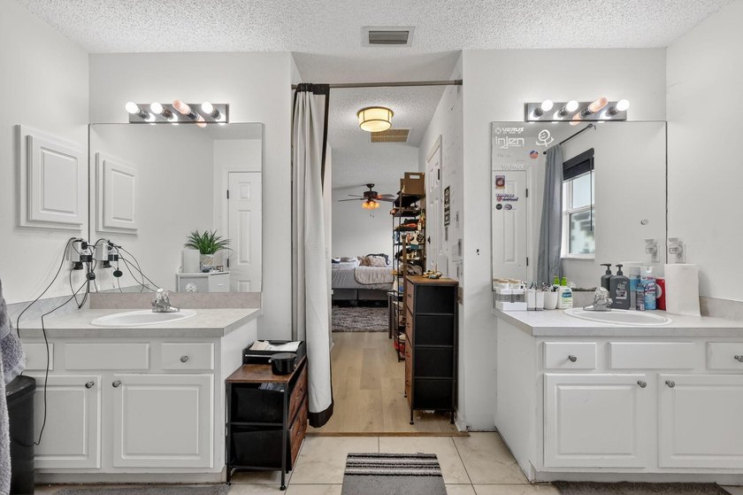 THE PORT ST. LUCIE COMPOUND: DUAL PRIVACY SUITES | 6-CAR - photo 31
