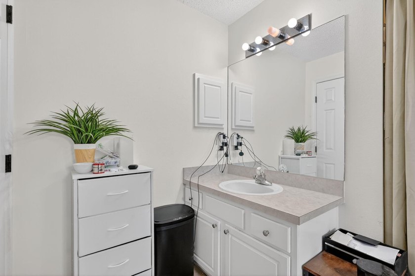 THE PORT ST. LUCIE COMPOUND: DUAL PRIVACY SUITES | 6-CAR - photo 35
