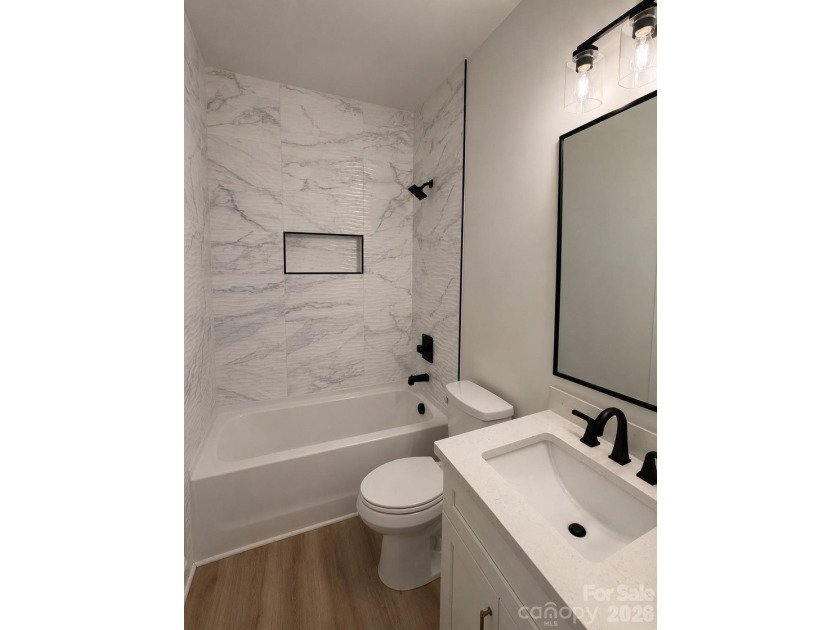 Escape to the lake in this stunning, newly constructed 3-bedroom - photo 8