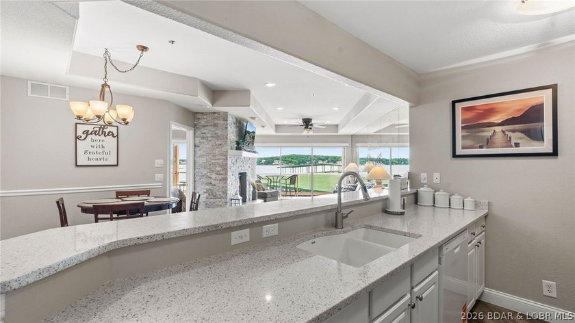 Lake life feels effortless at Emerald Bay. This 3-bedroom - photo 7
