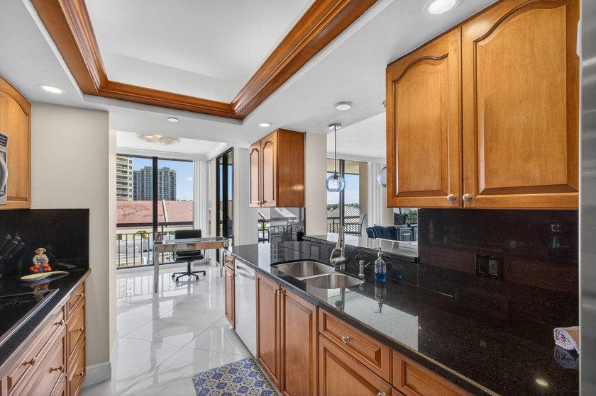 Enjoy this beautiful open floor plan with ceiling to floor - photo 19