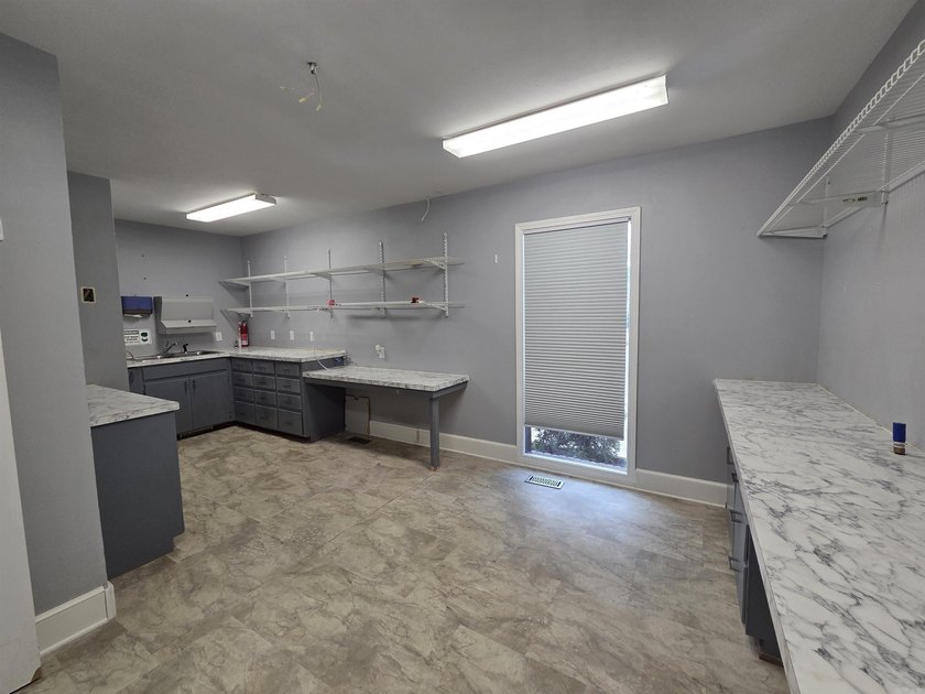 Position your business for success in this well-located - photo 20