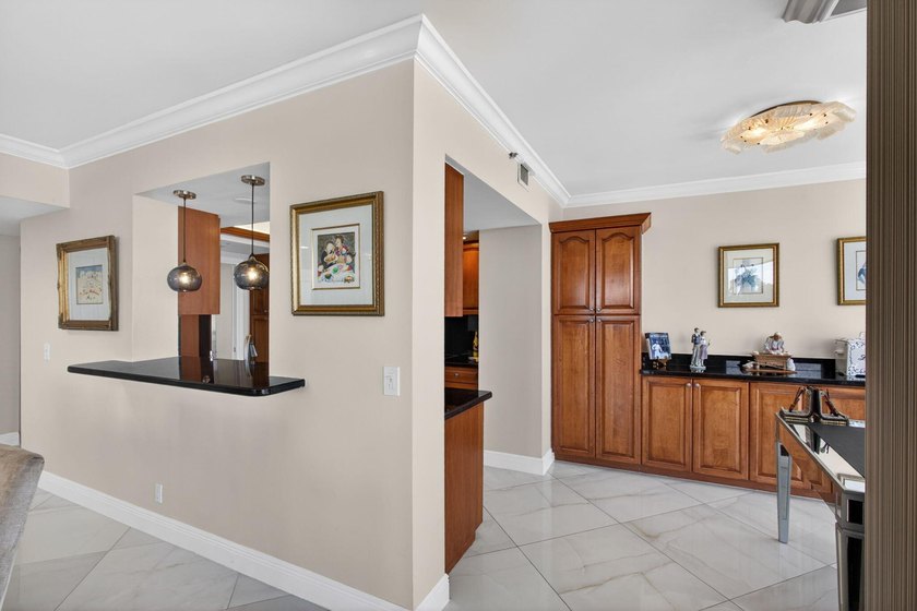Enjoy this beautiful open floor plan with ceiling to floor - photo 22