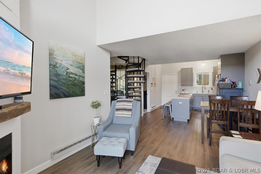 Completely remodeled and turn-key, this 3-bedroom, 2-bath condo - photo 4