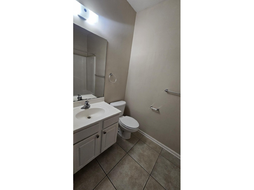 GREAT INVESTMENT PROPERTY! - $7,015.00 mo. Insurance: $5,100.00 - photo 8