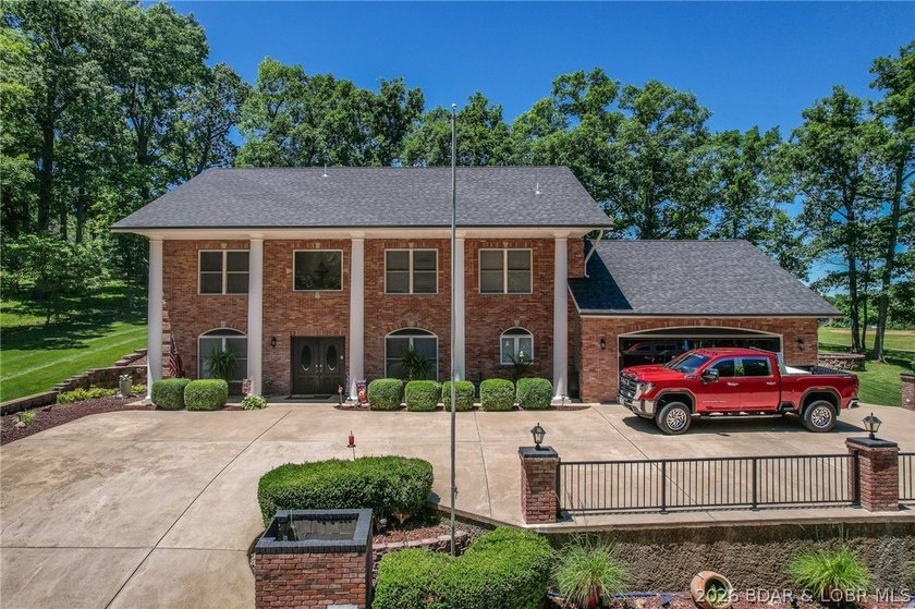 Some homes simply offer more room. This one gives you space to - photo 4