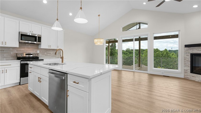 Brand-new, never-lived-in villa located at the 1MM in the - photo 7