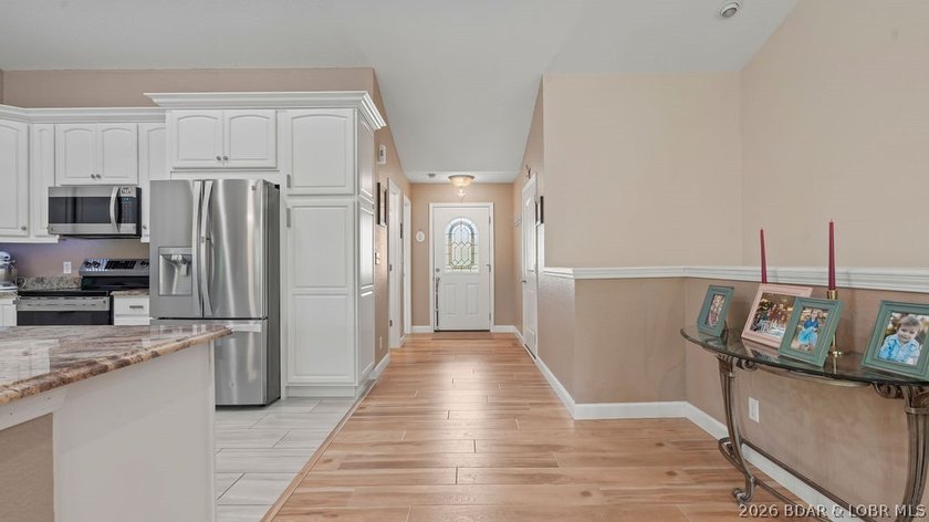 Spacious and well designed 2 level villa offering 4 bedrooms, 3 - photo 7