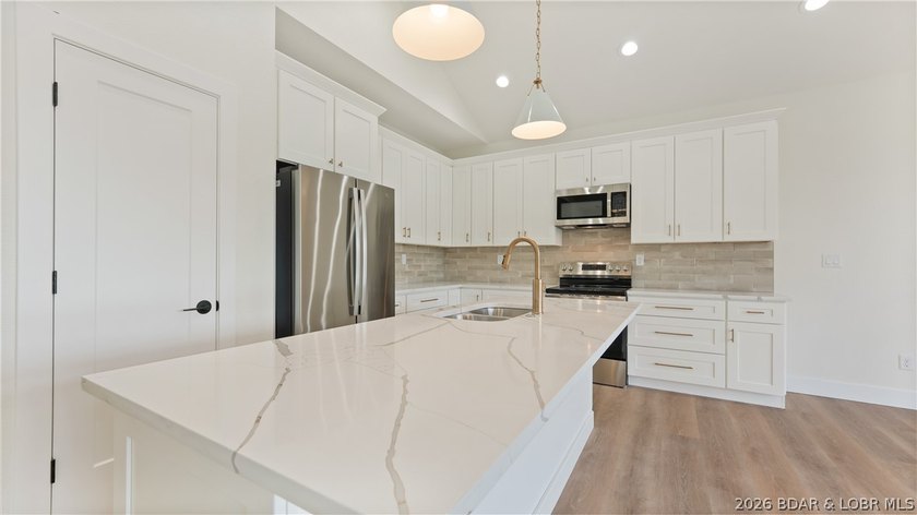 Brand-new, never-lived-in villa located at the 1MM in the - photo 8