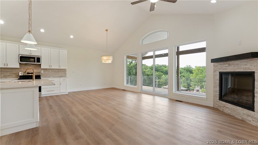 Brand-new, never-lived-in villa located at the 1MM in the - photo 9