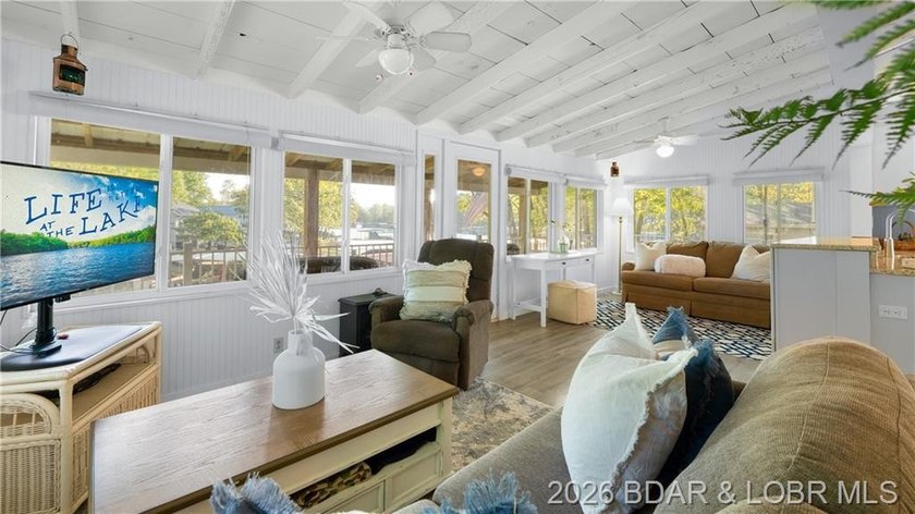 This Cape Cod cottage offers the quintessential lake escape - photo 8