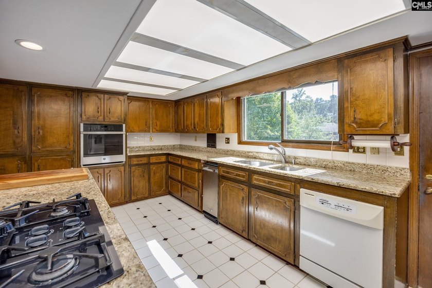 Discover 539 Circle H Woods in Prosperity where timeless design - photo 31