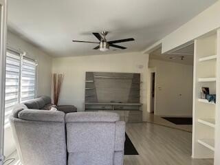 CONVENTIONAL , VA, FHA FINANCING AVAILABLE *** REDUCED *** - photo 4