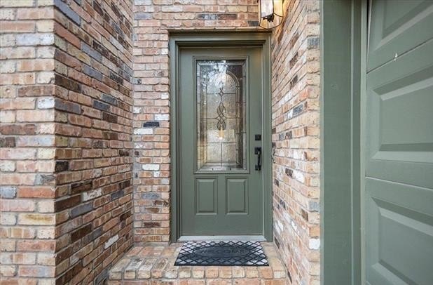 Welcome to this fabulous WATERFRONT home, that offers an - photo 3