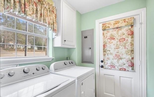 Welcome to this fabulous WATERFRONT home, that offers an - photo 9
