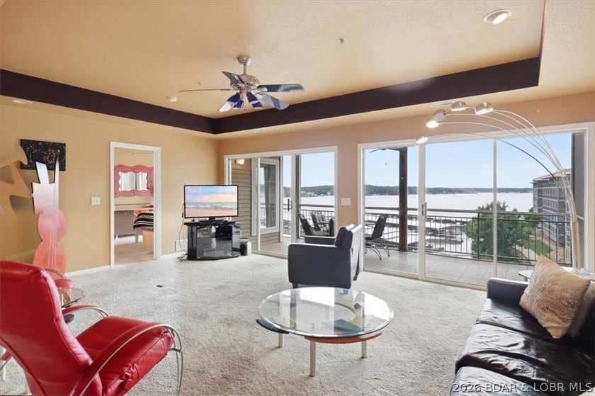 Great opportunity to own a turnkey lakefront condo at the Lake - photo 2