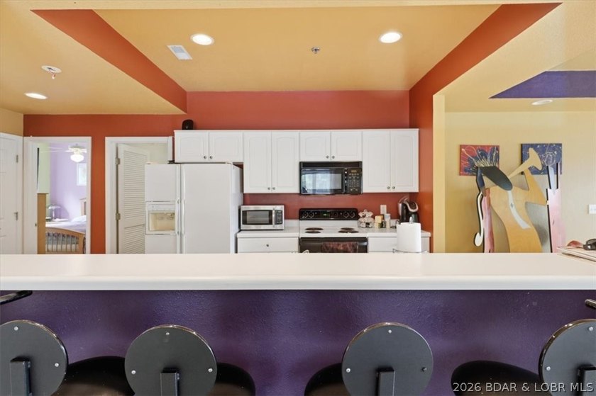 Great opportunity to own a turnkey lakefront condo at the Lake - photo 10