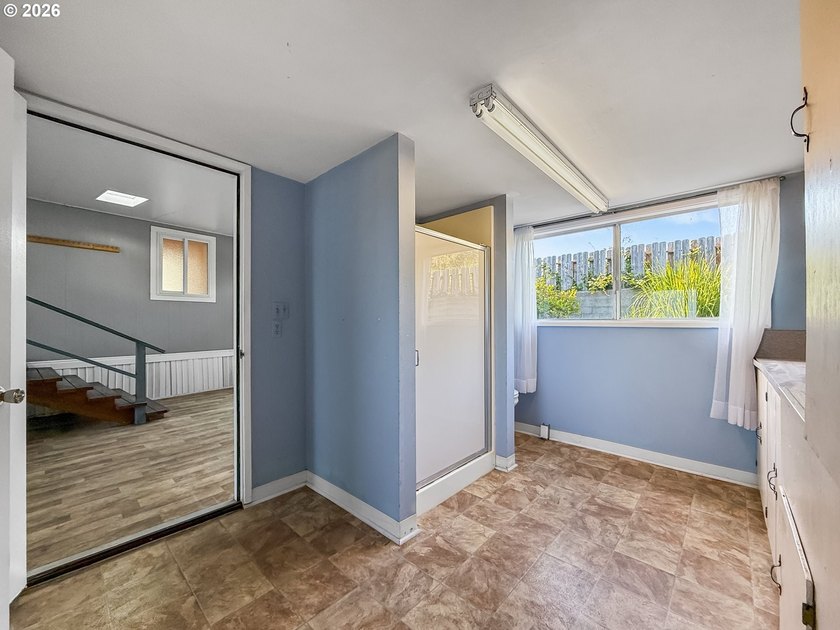 This spacious home in the desirable Camellia Park, a 55-and-over - photo 32