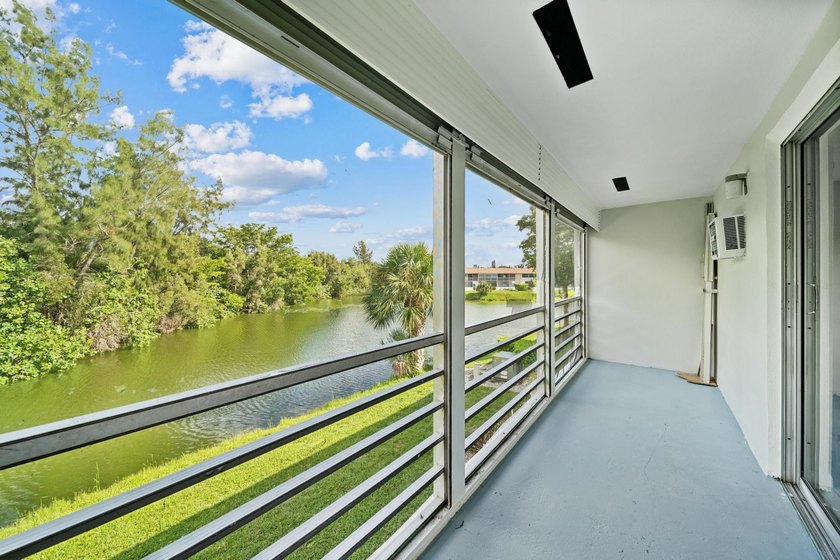 Welcome to this updated 1-bedroom, 1.5-bathroom condo is - photo 15
