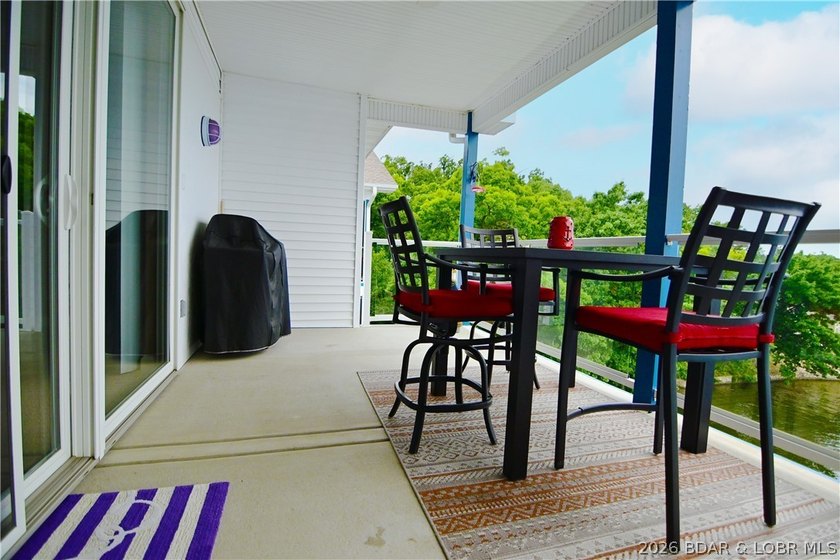 VIEW, VIEW, VIEW from this Penthouse Unit. This is a must see! - photo 4