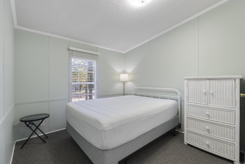 Great location near marina with covered community boat dock...1 - photo 13